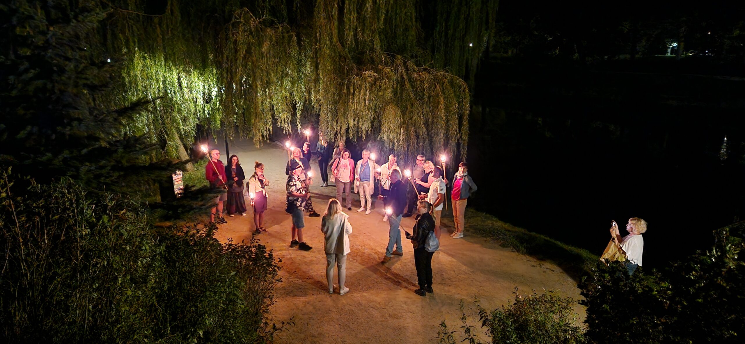 nocne zwiedzanie Zamościa park